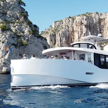 Balade en bateau à Bandol - Découverte des Calanques — balade en bateau à Bandol