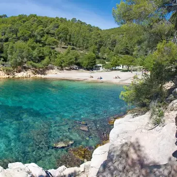 Balade en Bateau à la découverte des Calanques du Var à Saint-Cyr-sur-Mer — balade en bateau à Saint-Cyr-sur-Mer