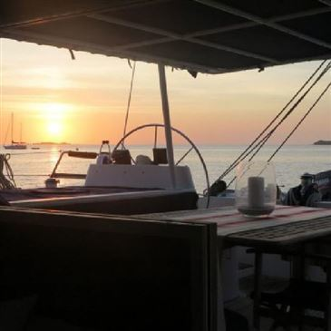 Balade en Bateau au Coucher de Soleil à Cavalaire — balade en bateau à Cogolin