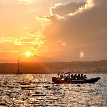 Balade en Bateau au Coucher de Soleil à Nice — balade en bateau à Nice