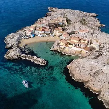 Balade en bateau et snorkeling dans les Calanques — balade en bateau à Marseille