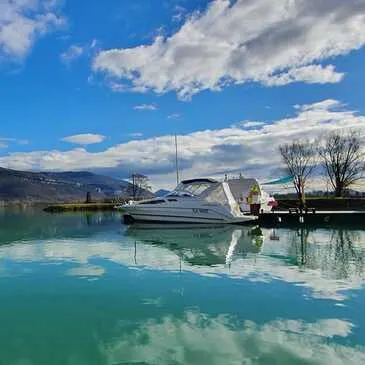 Balade en Bateau sur le Rhône près de Bourgoin-Jailleu — balade en bateau à Montalieu-Vercieu