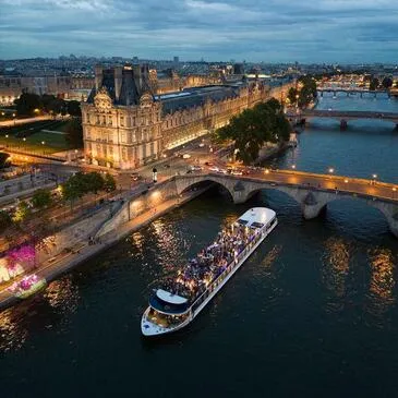 Balade gourmande à bord de la péniche Diamant Bleu à Paris — balade en bateau à Paris