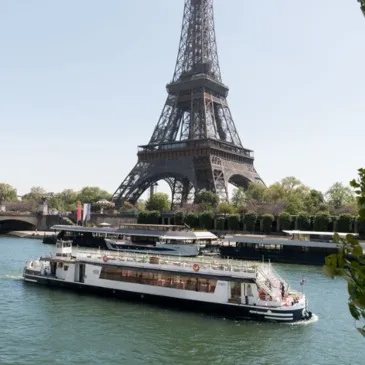 Balade gourmande à bord de la péniche Théo à Paris — balade en bateau à Paris