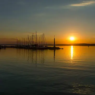 Coucher de Soleil en Bateau sur l'Etang de Thau à Sète — balade en bateau à Sète