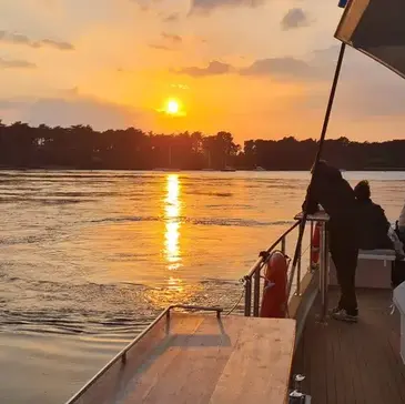 Coucher de soleil et apéritif en maxi-catamaran à Arzon — balade en bateau à Arzon