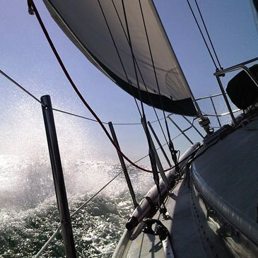 Sortie de Navigation Sportive en Voilier à La Rochelle — balade en bateau à La Rochelle