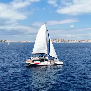 Sortie en Maxi-Catamaran à Marseille — balade en bateau à Marseille