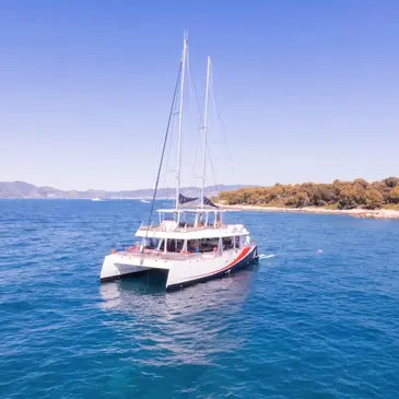 Sortie en Maxi-Catamaran à Villeneuve-Loubet — balade en bateau à Villeneuve-Loubet